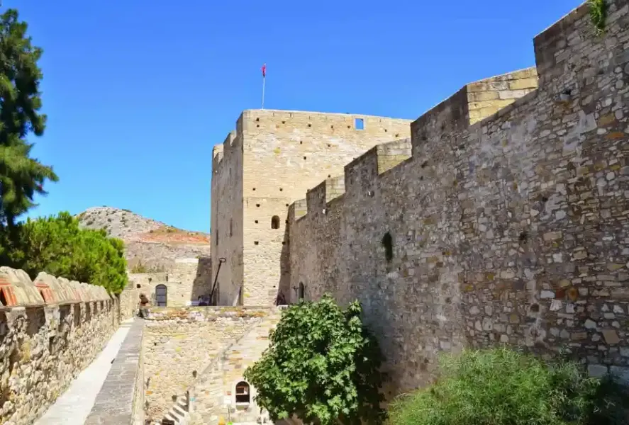 Çeşme Castle