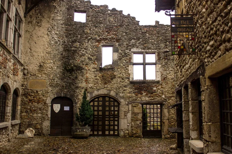 Église-forteresse de Pérouges (Fortified Church)