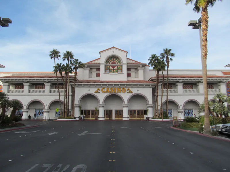  Chukchansi Gold Resort & Casino