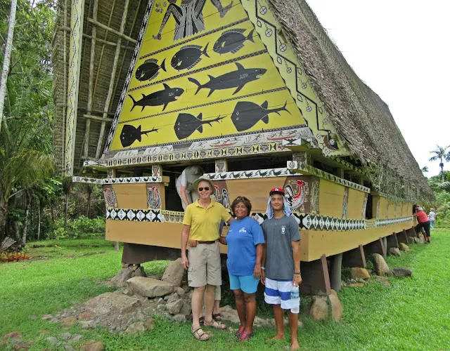 Airai Bai (Men's Meeting House)