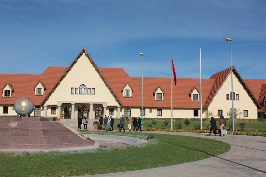 Al-Akhawayn University