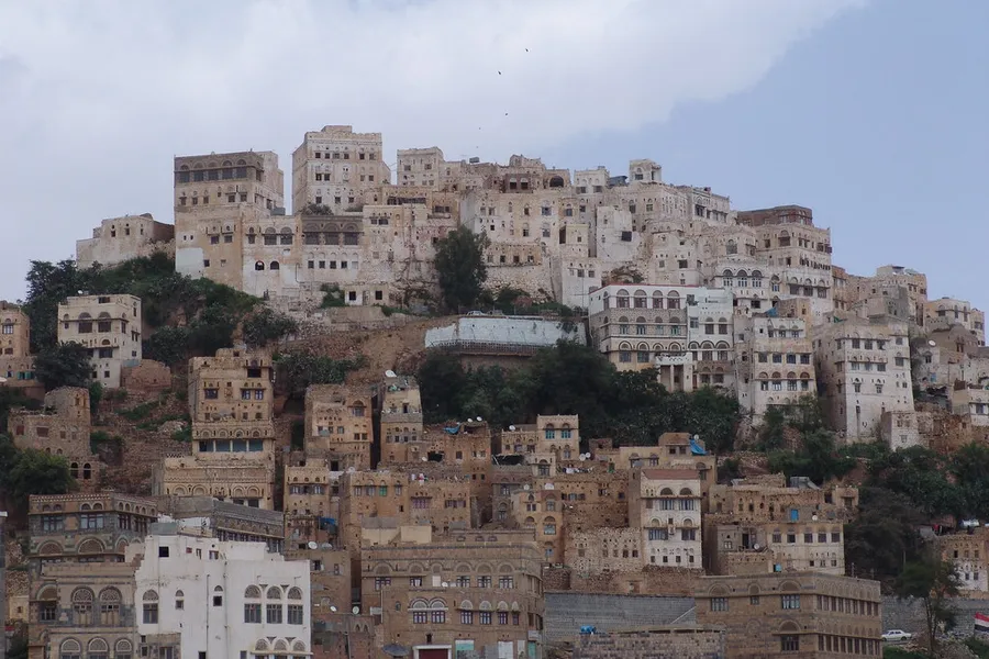 Al-Mahwit Palace