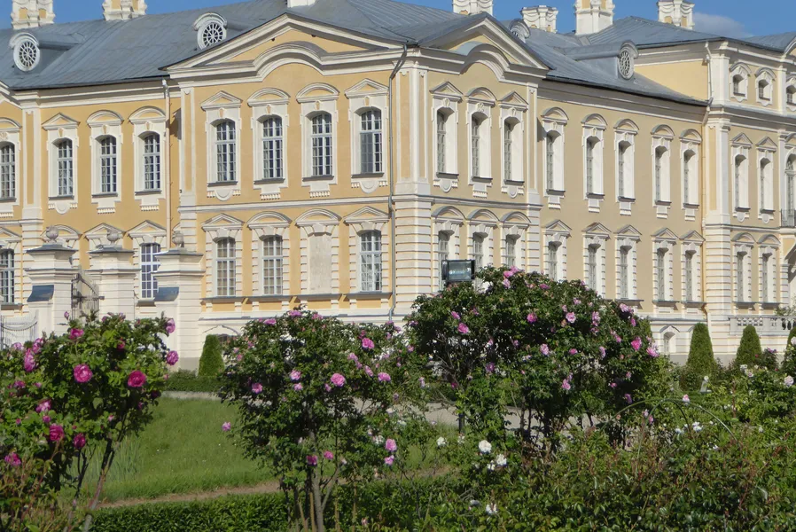 Alexanders Pavilions