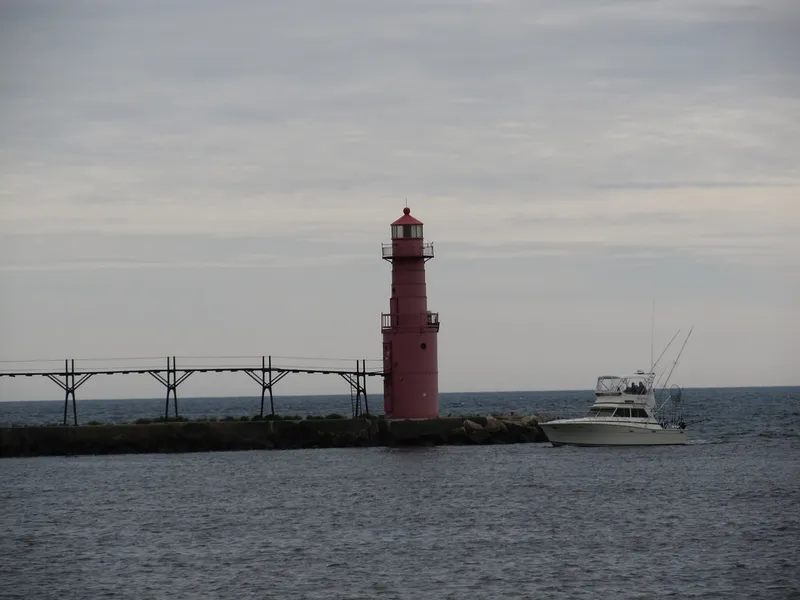 Algoma Pierhead Lighthouse