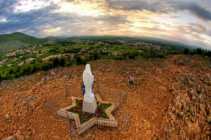 Apparition Hill