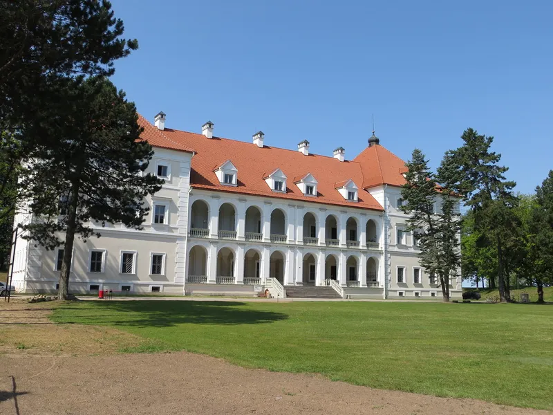 Astravas Manor House