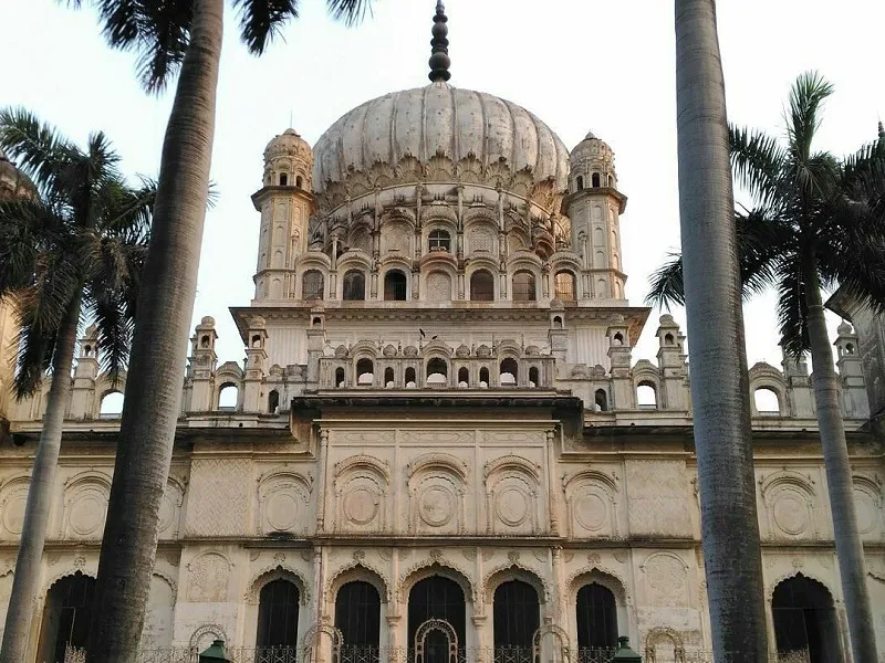 Bahu Begum ka Maqbara