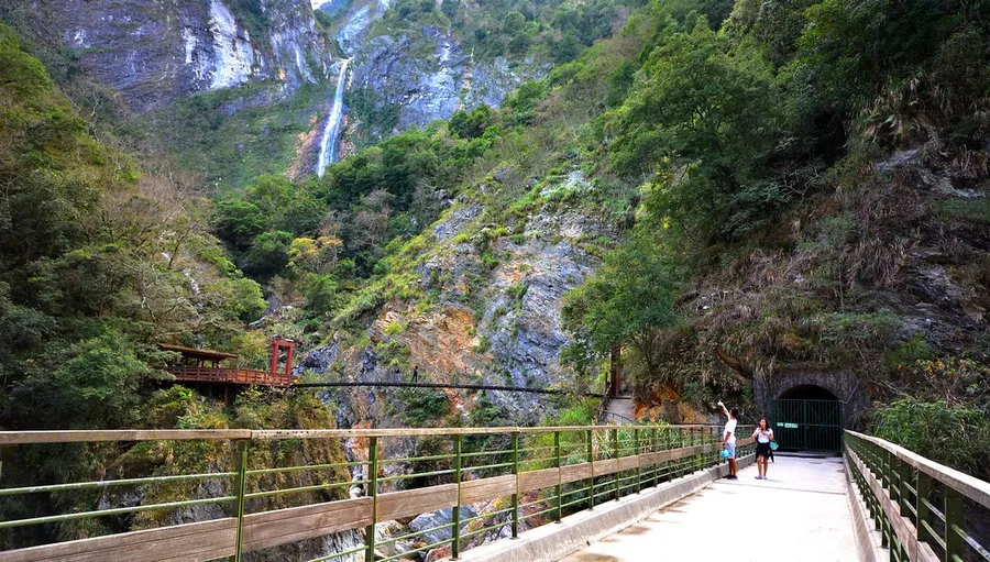 Baiyang Waterfall Trail