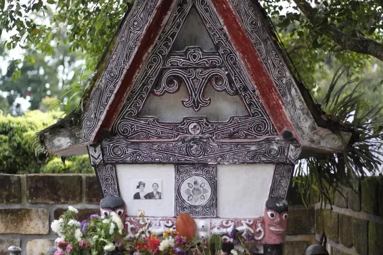 Baktig Raja Tomb