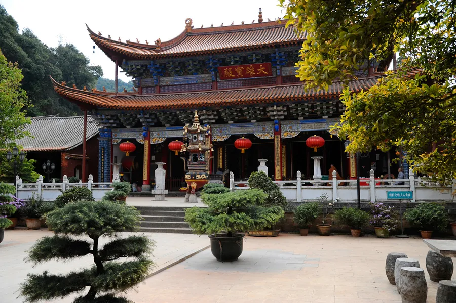Bamboo Temple (Qiongzhu Temple)