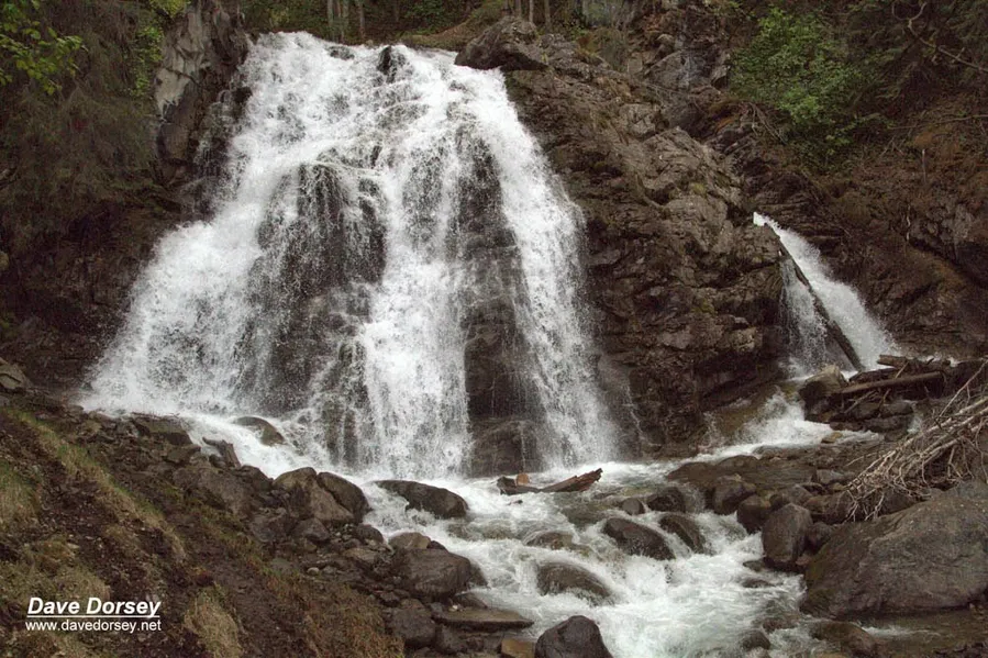 Barabara Falls Trail