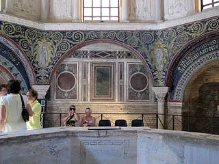 Battistero Neoniano (Baptistry of Neon)