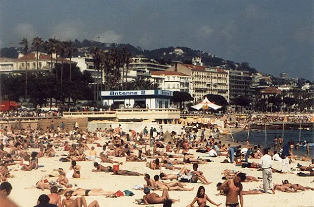 Beachfront Bar