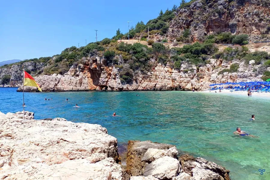 Big Pebble Beach (Büyük Çakıl Plajı)