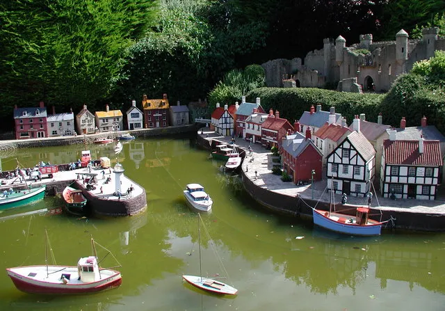 Bondville Model Village