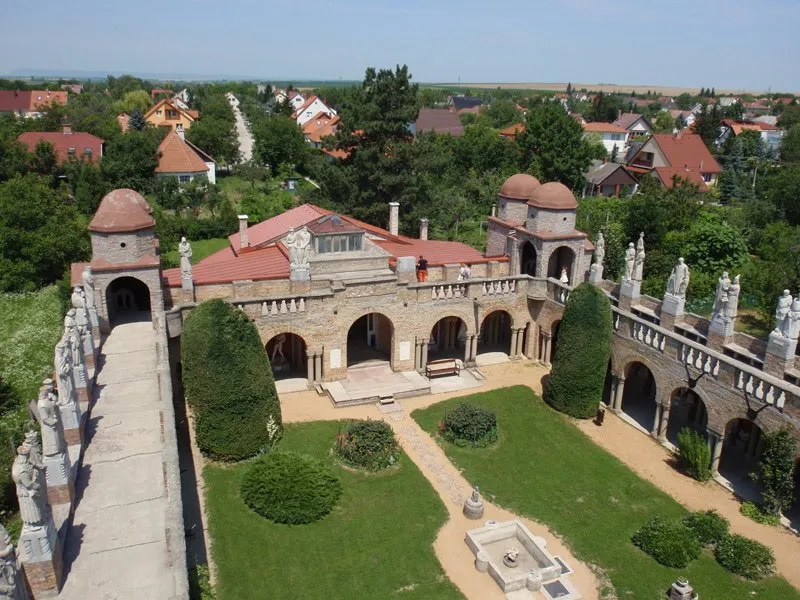 Bory Castle