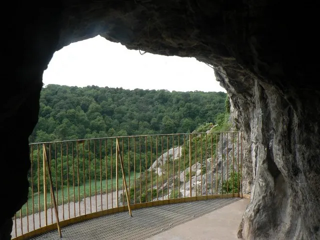 Bristol Caverns