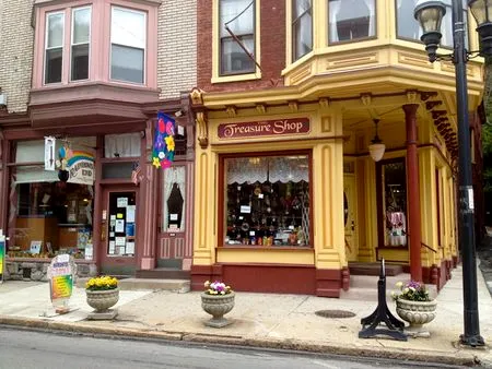 Broadway Grille and Pub