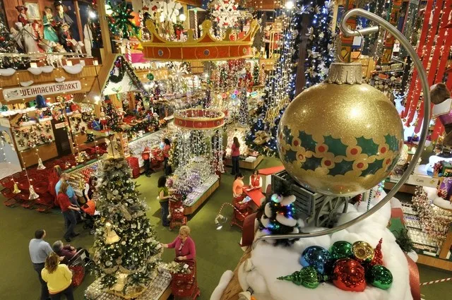 Bronner's Christmas Wonderland