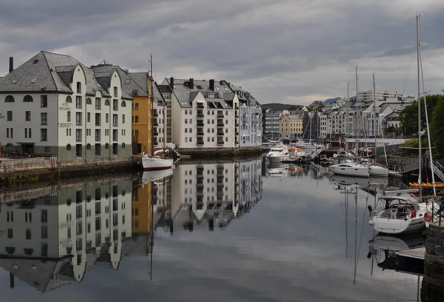 Brosundet Canal