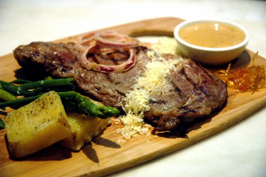 Bruce Steakhouse