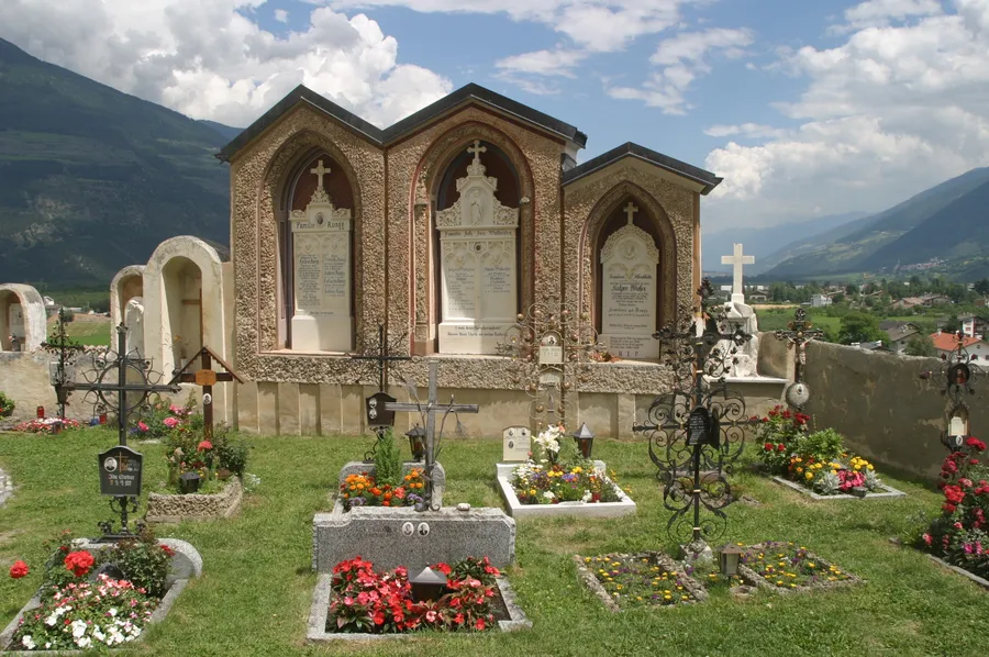 Burci Cemetery