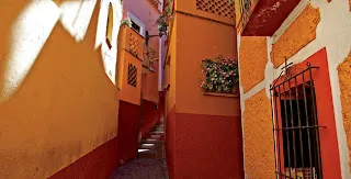 Callejón del Beso (Alley of the Kiss)