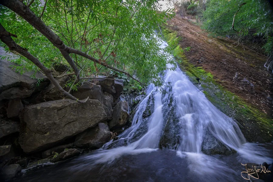 Cascada Escondida