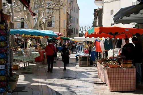 Cassis Market