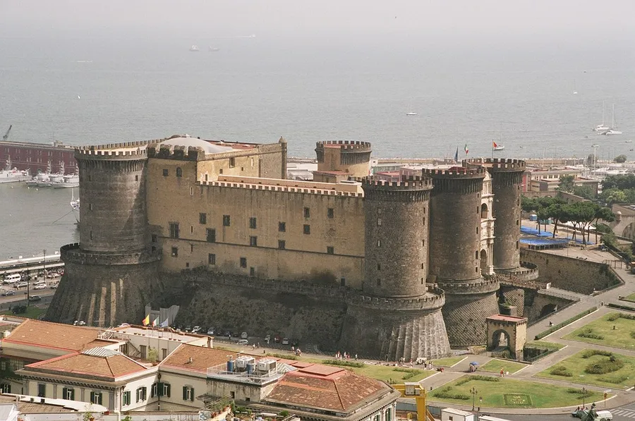 Castel Nuovo (Maschio Angioino)