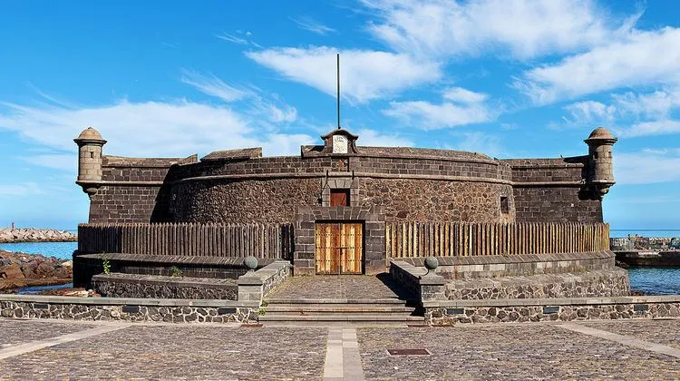 Castillo de San Juan Bautista (Black Castle)
