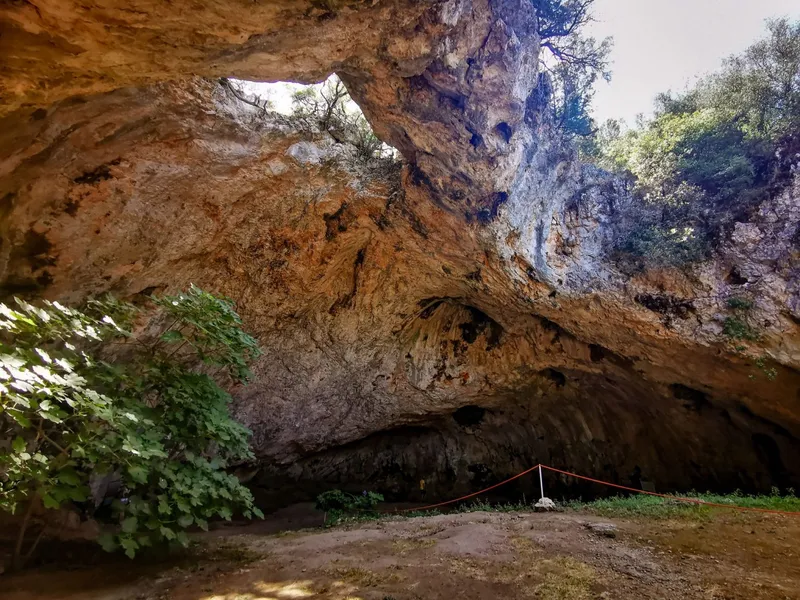 Cave Vela Spila