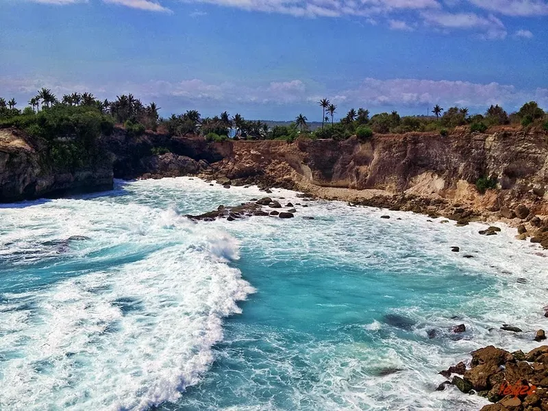 Ceningan Island Resort Cliff Jump