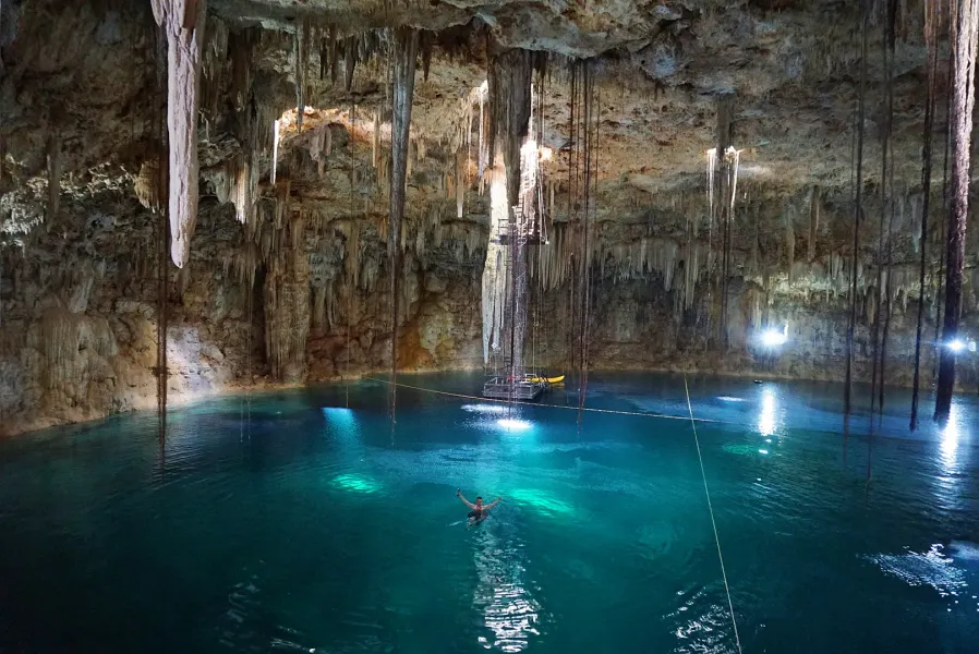 Cenote Agua Azul