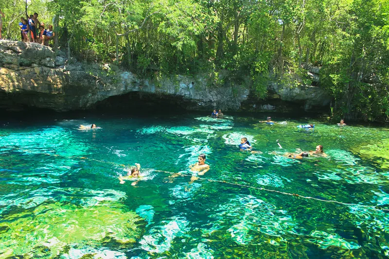 Cenote Azul
