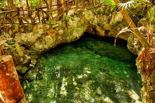 Cenote Caracol