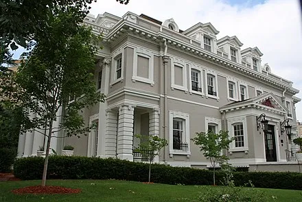 Centre Hill Mansion