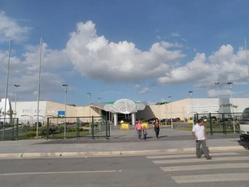 Centro Comercial Los Aviadores