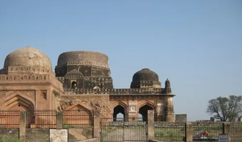 Chaurasi Gumbad