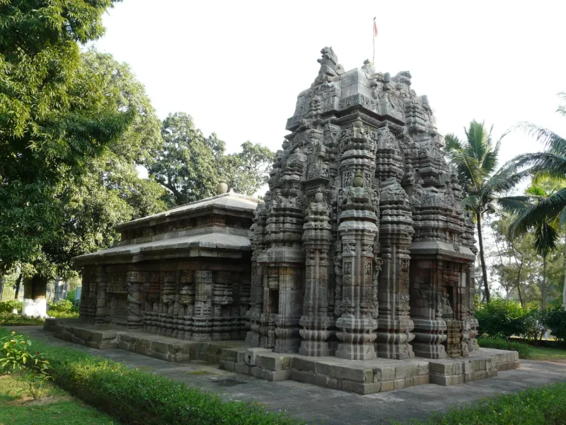 Chaurasi Khamba