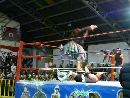 Cholita Wrestling