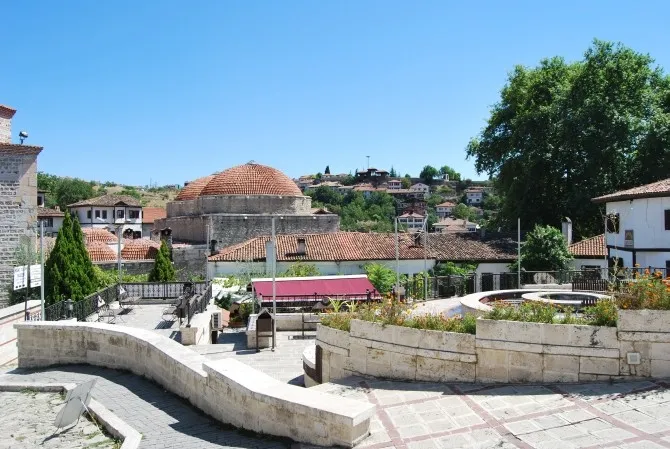 Cinci Han and Hamam
