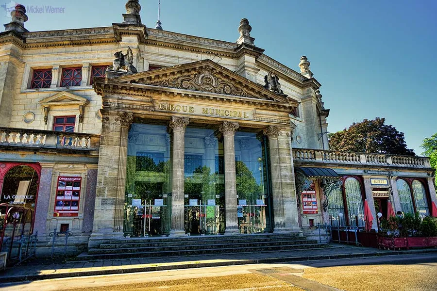 Cirque Jules Verne