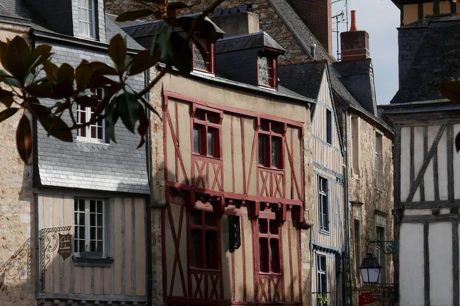 Cité Plantagenêt (Old Town)