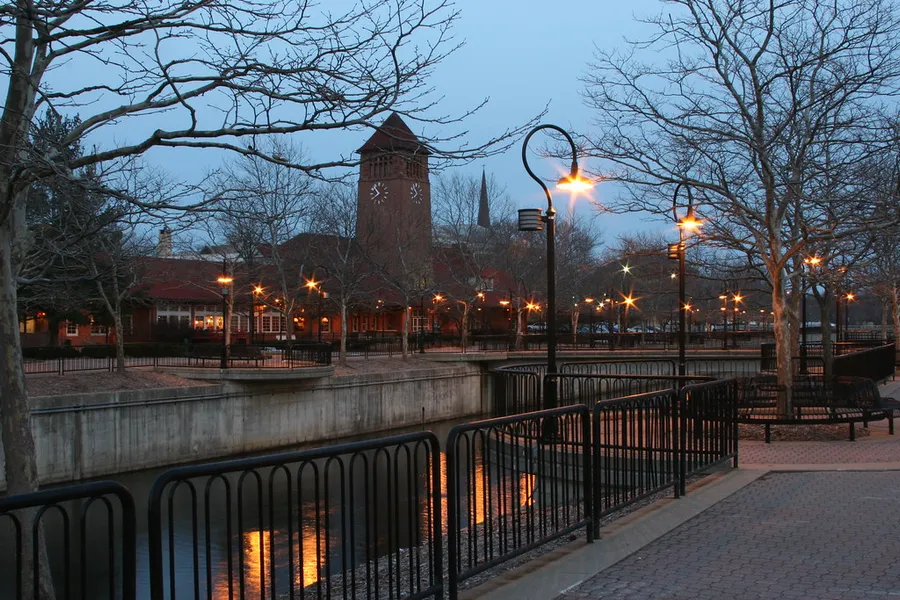 Clara's on the River