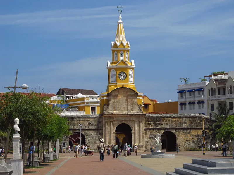 Clock Tower (Puerta del Reloj)