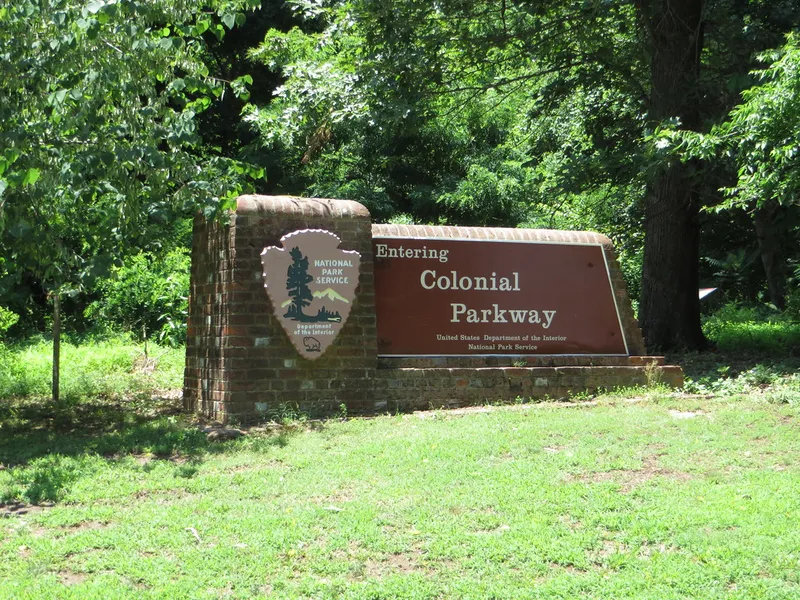 Colonial Parkway