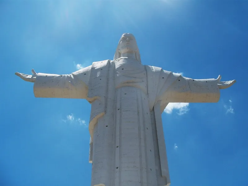 Cristo de la Concordia