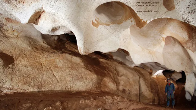 Cueva del Puerto
