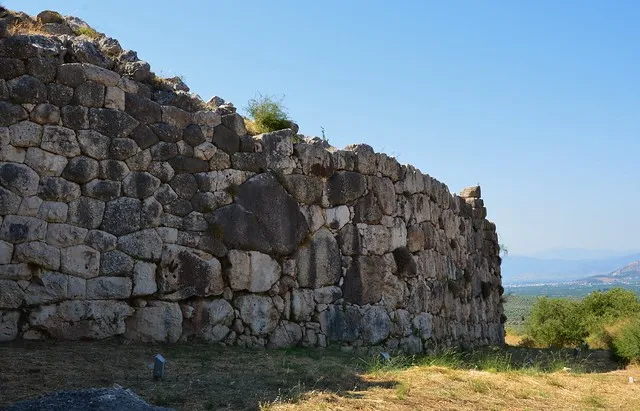 Cyclopean Walls